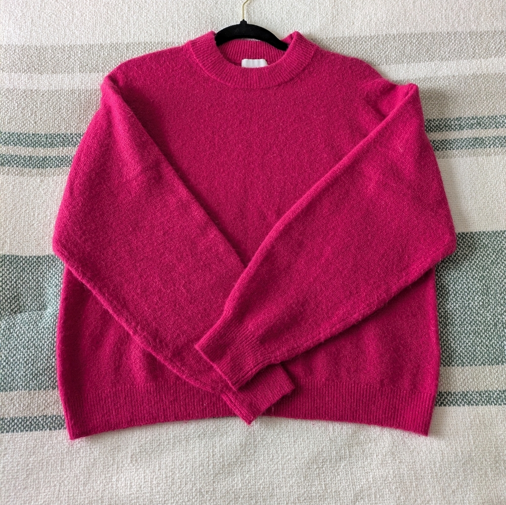 H&M pink sweater size S